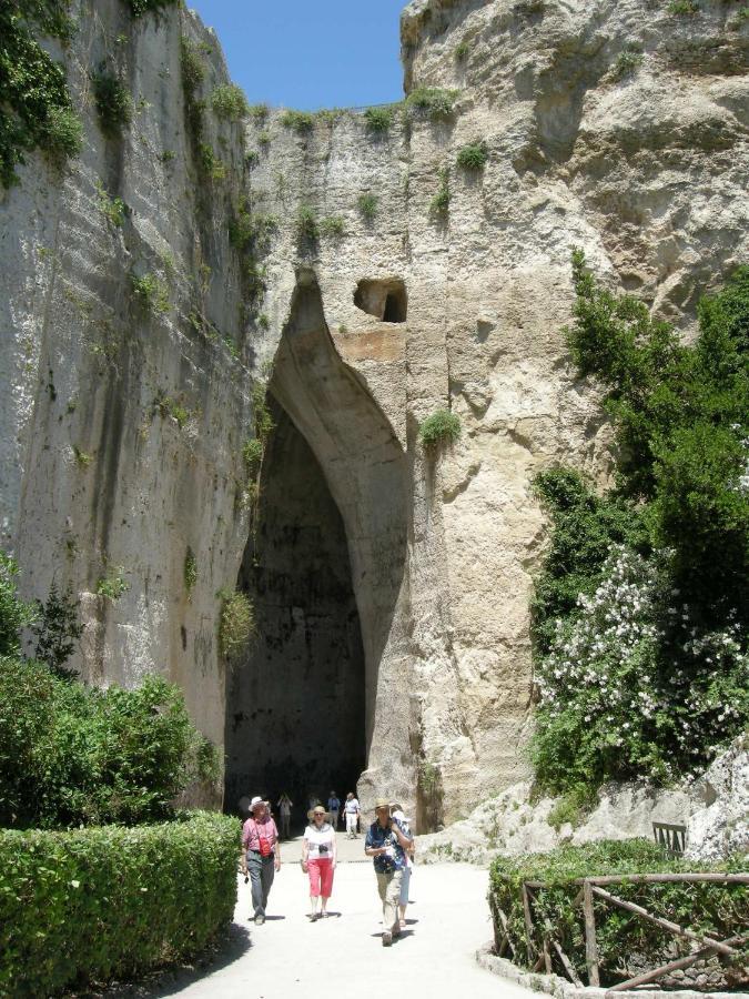 Апартаменты La Dimora Di Demetra Сиракузы Экстерьер фото